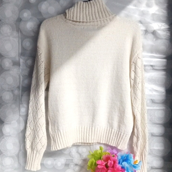 MADISON+HUDSON CREAM TURTLENECK LONG SLEEVE SWEATER SIZE SMALL NWT - Picture 5 of 7